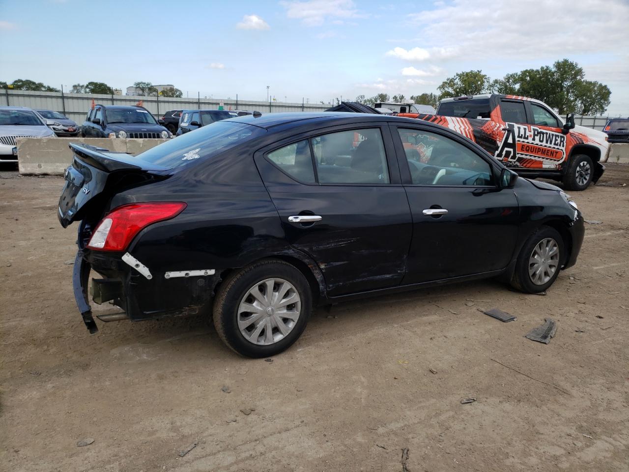 2015 Nissan Versa VIN 3N1CN7AP4FL922952 Copart auction photo, all over damage thumbnail 3