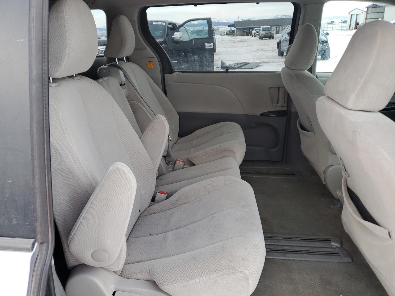 2013 Toyota Sienna VIN 5TDKK3DC6DS282429 Copart auction photo, front end / minor dent/scratches damage thumbnail 12
