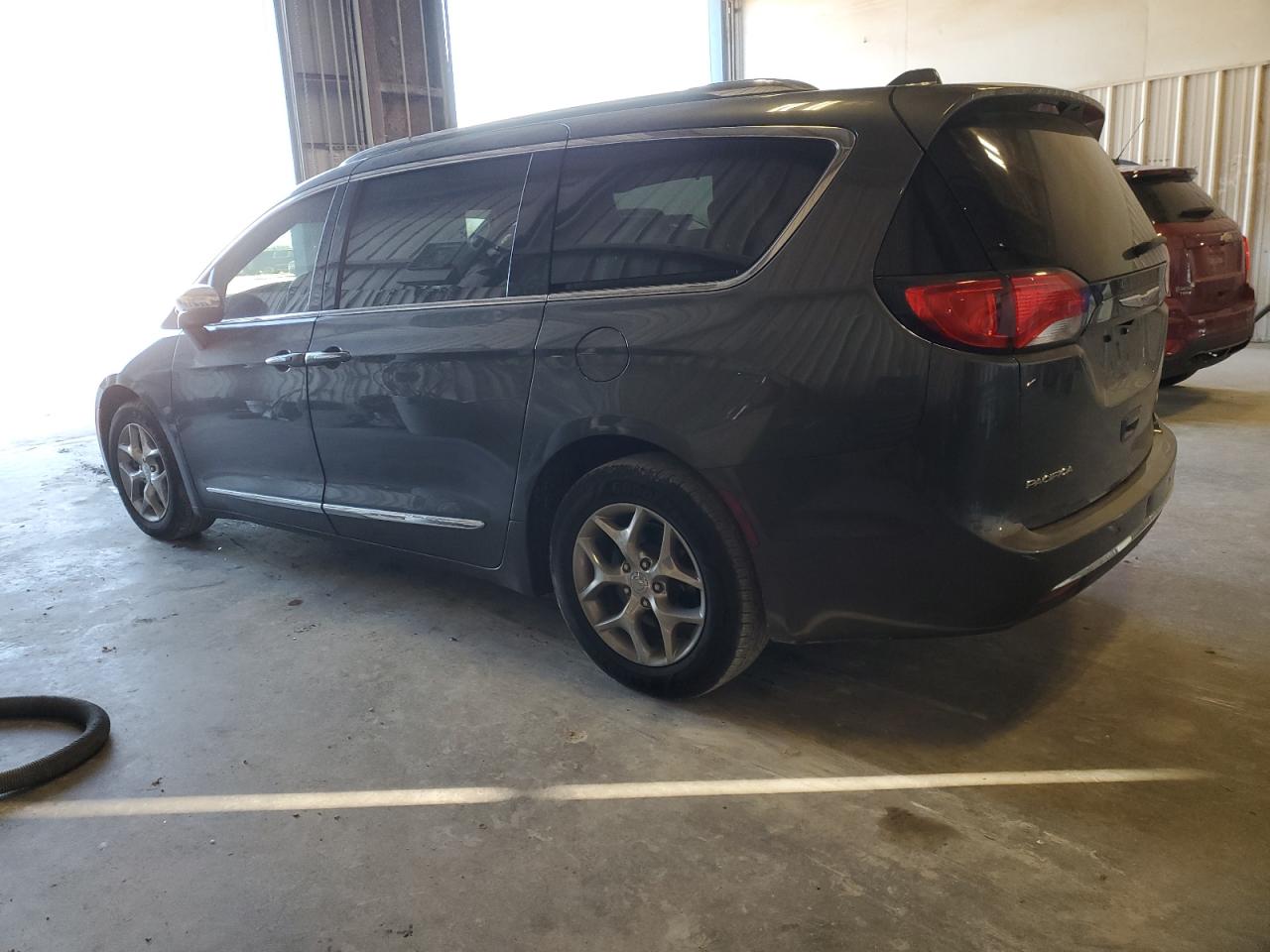 2018 Chrysler Pacifica VIN 2C4RC1GG9JR149098 Copart auction photo, front end / minor dent/scratches damage thumbnail 2