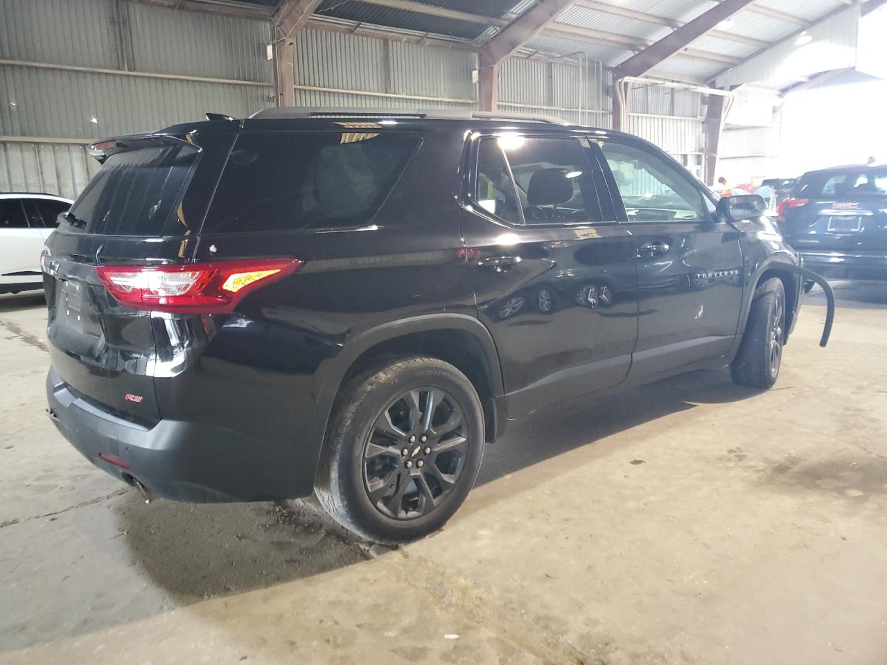 2021 Chevrolet Traverse VIN 1GNERJKWXMJ142740 Copart auction photo, front end damage thumbnail 3