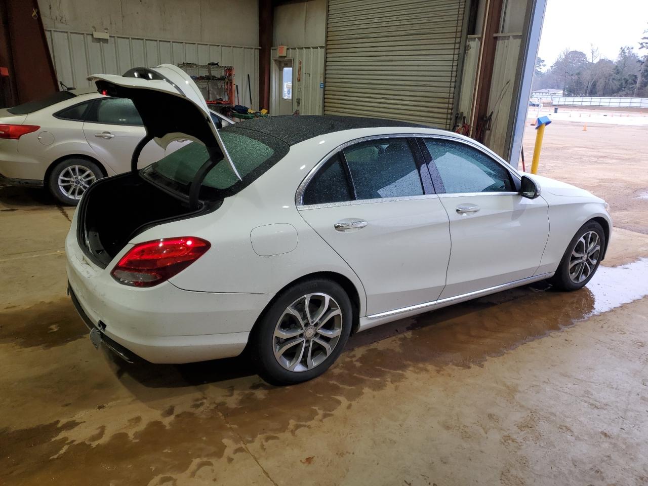 2016 Mercedes-Benz C-klasse VIN 55SWF4JB7GU166218 Copart auction photo, rear end / minor dent/scratches damage thumbnail 3
