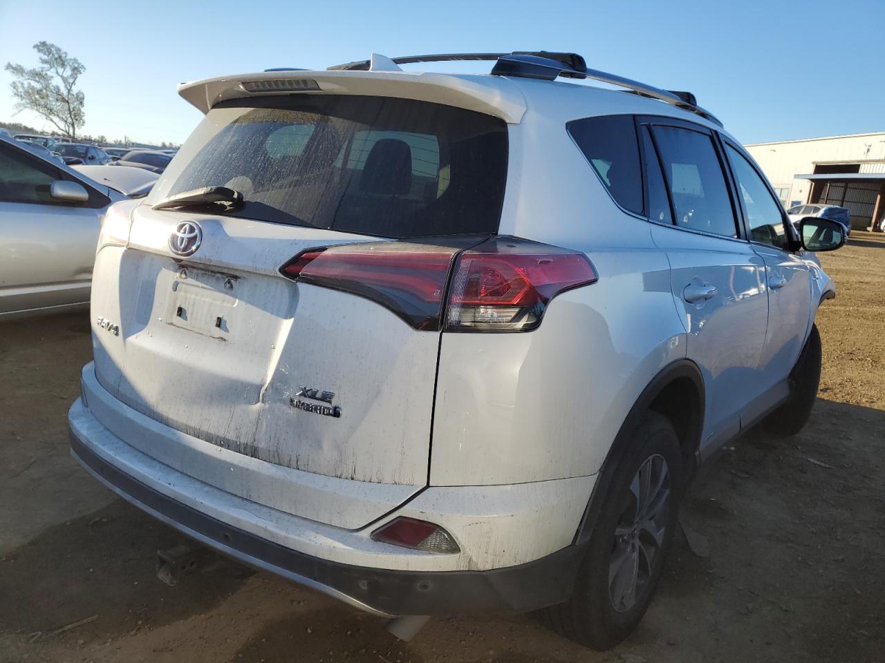2018 Toyota RAV 4 VIN JTMRJREV0JD199977 Copart auction photo, front end damage thumbnail 3