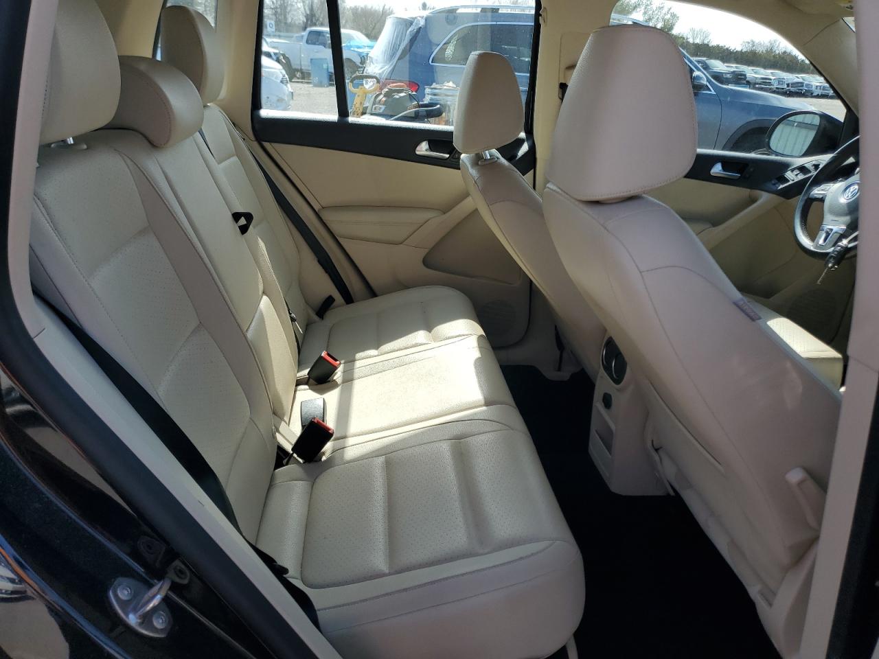 2016 Volkswagen Tiguan VIN WVGAV7AX1GW600443 Copart auction photo, front end damage thumbnail 11