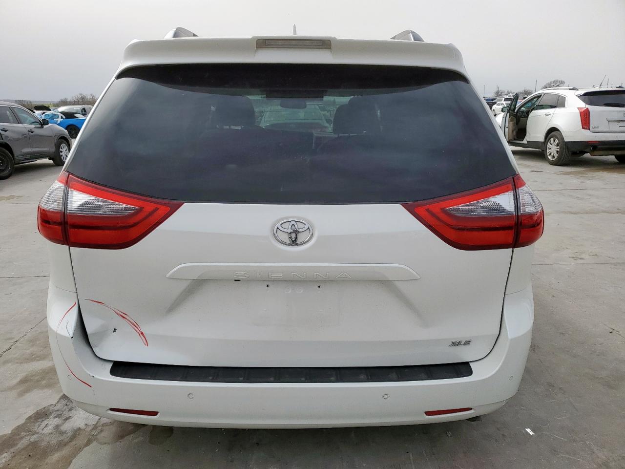2020 Toyota Sienna VIN 5TDYZ3DC6LS058257 Copart auction photo, front end damage thumbnail 6