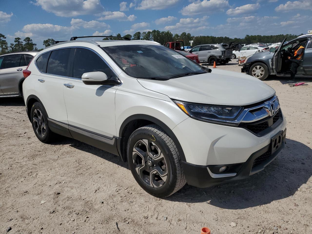 2018 Honda CR-V VIN 2HKRW2H91JH658726 Copart auction photo, side / rear end damage thumbnail 4