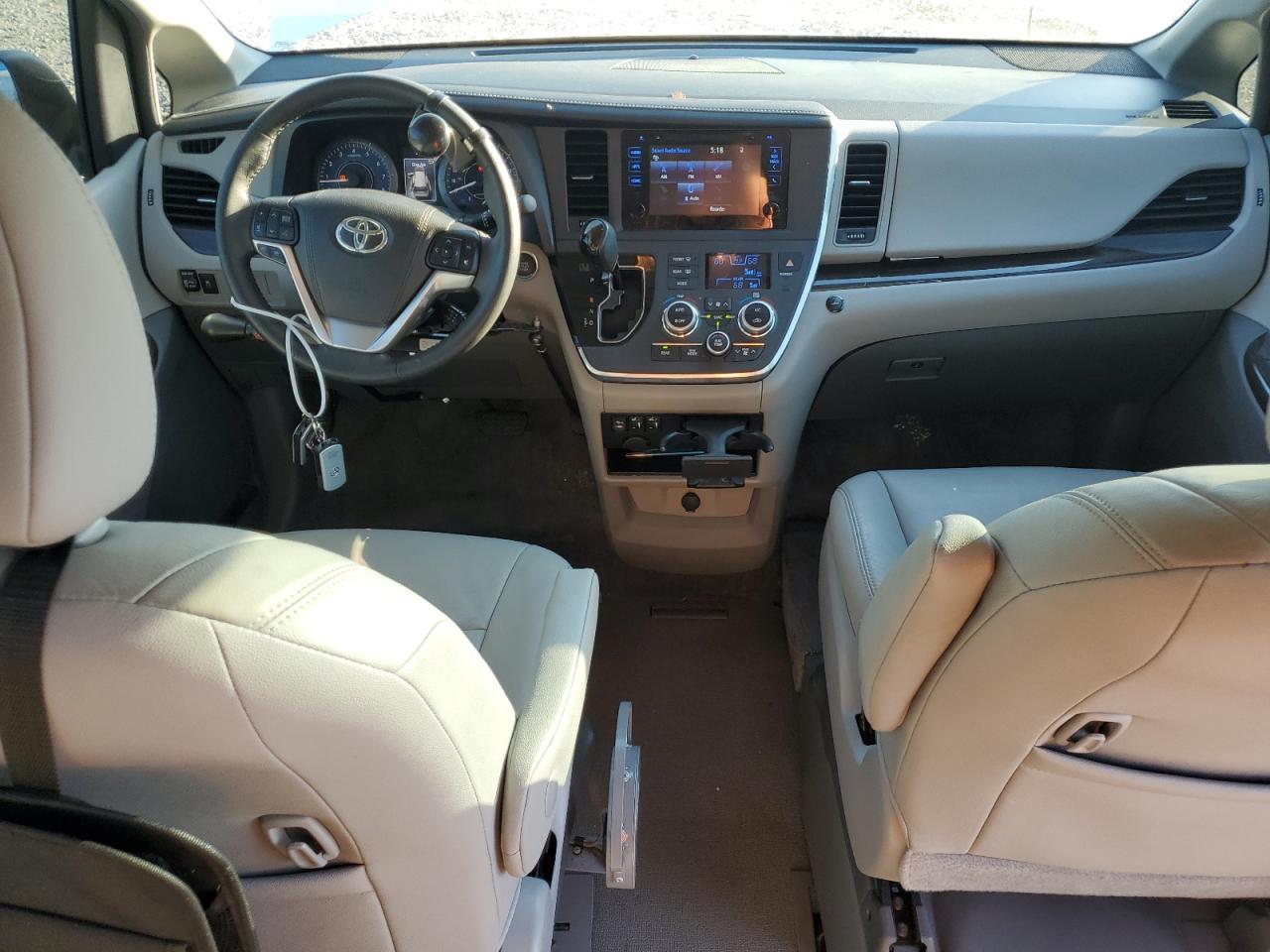 2017 Toyota Sienna VIN 5TDYZ3DC1HS823298 Copart auction photo, top/roof / rear end damage thumbnail 8