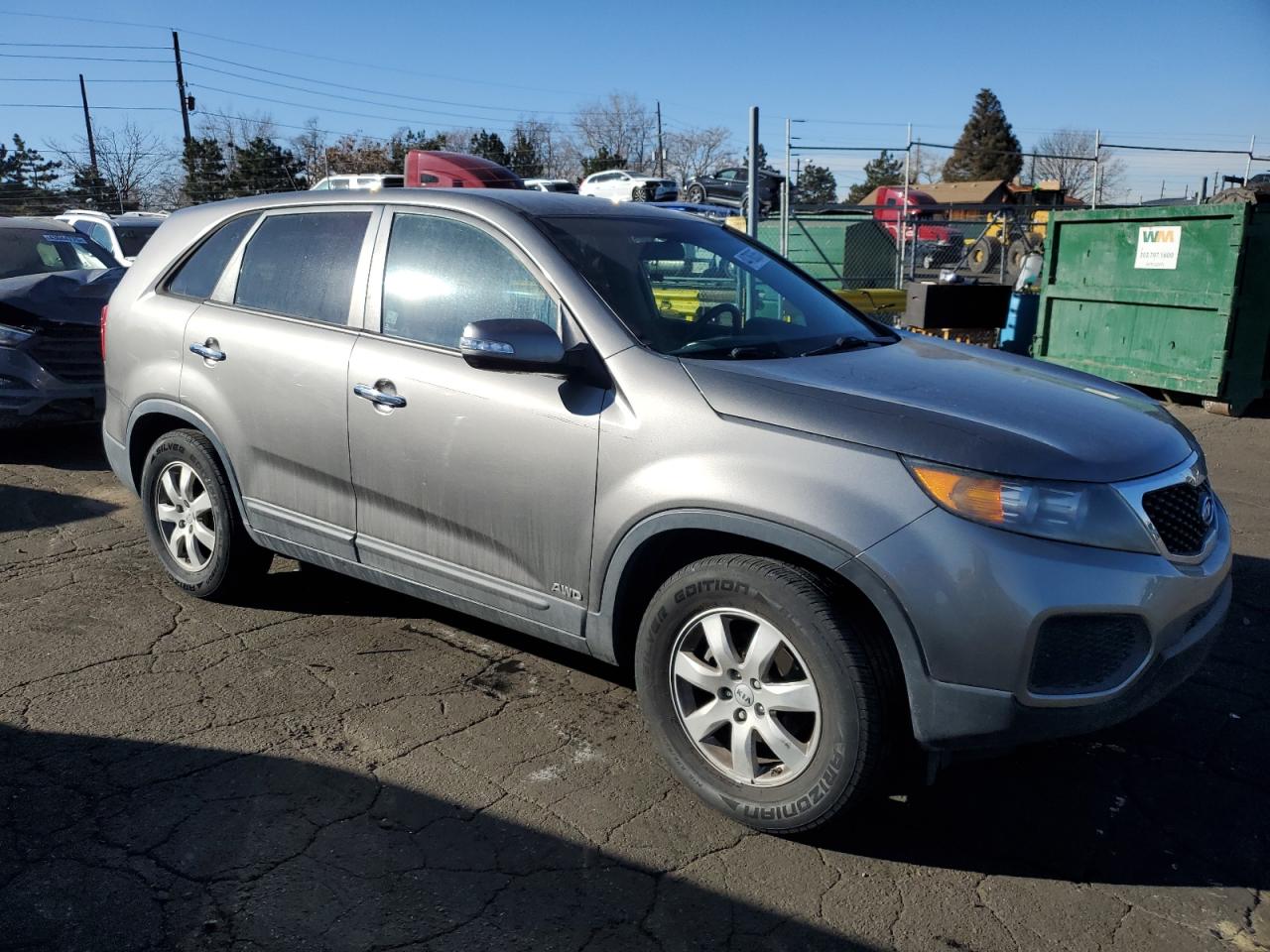 2013 KIA Sorento VIN 5XYKTCA69DG335777 Copart auction photo, hail damage thumbnail 4