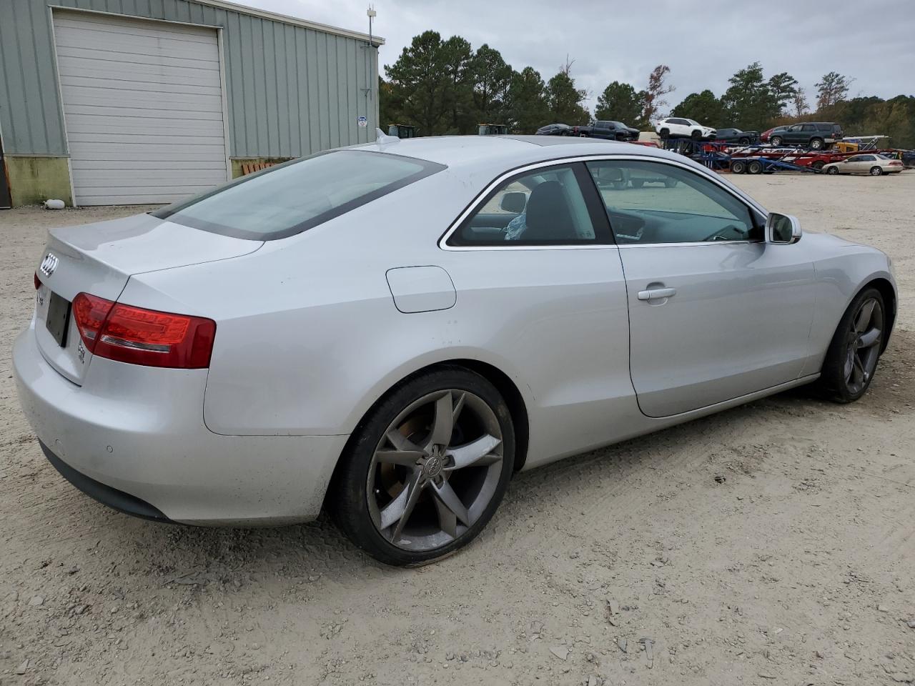 2010 Audi A5 VIN WAULFAFR0AA075006 Copart auction photo, front end / minor dent/scratches damage thumbnail 3