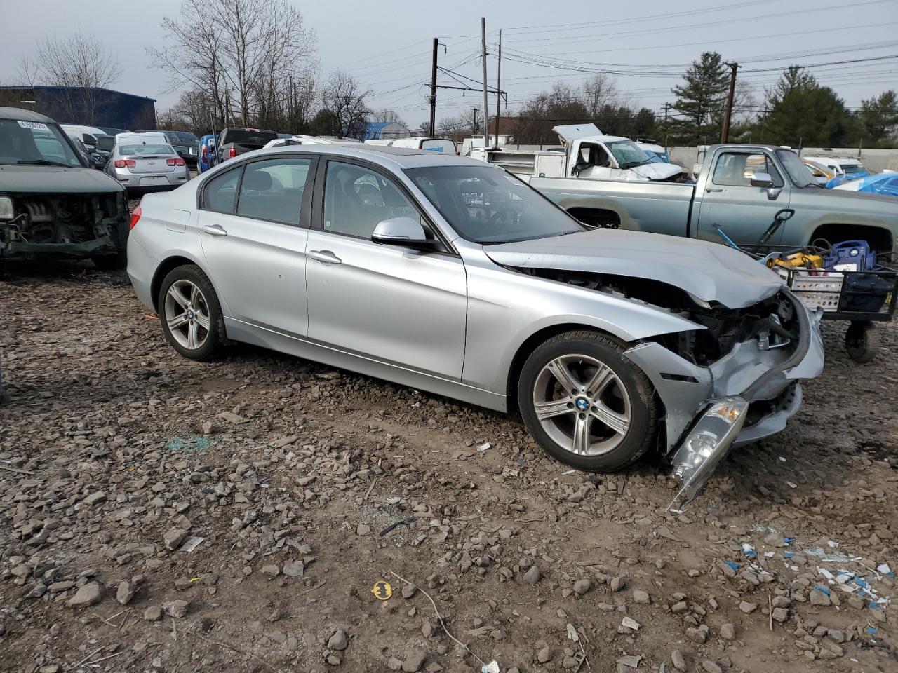 2015 BMW 3er VIN WBA3C3G59FNT51103 Copart auction photo, front end damage thumbnail 4