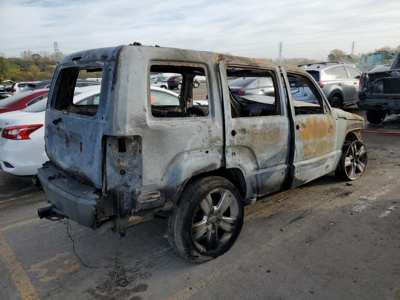 2012 Jeep Liberty (North America) VIN 1C4PJMFK0CW125237 Copart auction photo, burn / missing/altered vin damage thumbnail 3