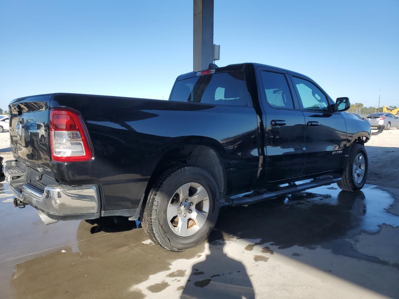 2021 RAM 1500 VIN 1C6RREBT1MN689984 Copart auction photo, front end / minor dent/scratches damage thumbnail 3