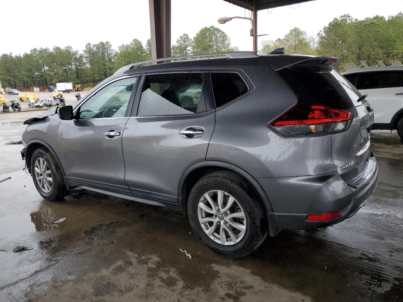 2018 Nissan Rogue VIN KNMAT2MT1JP597826 Copart auction photo, front end damage thumbnail 2