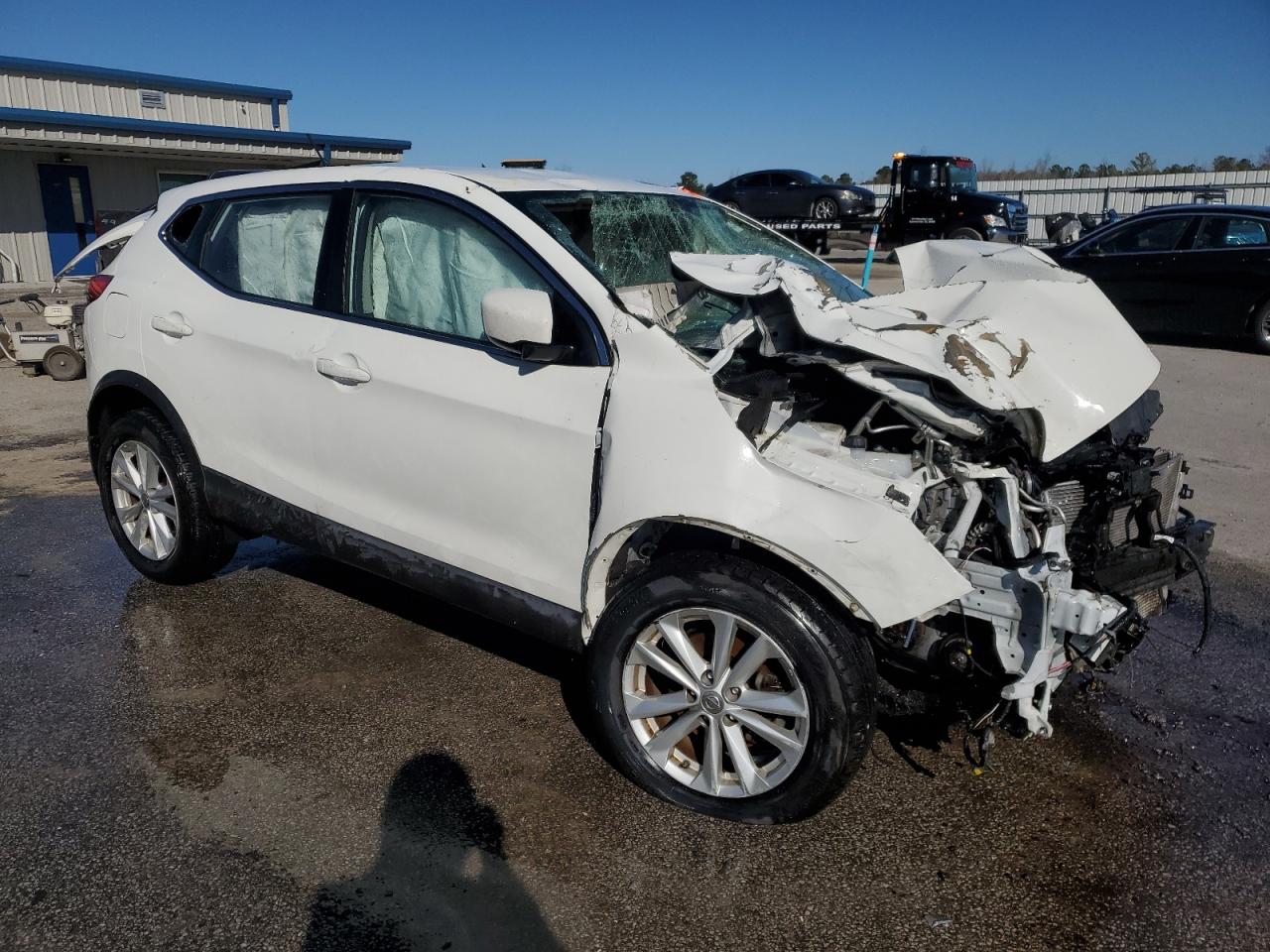 2018 Nissan Rogue VIN JN1BJ1CPXJW159470 Copart auction photo, rollover / all over damage thumbnail 4