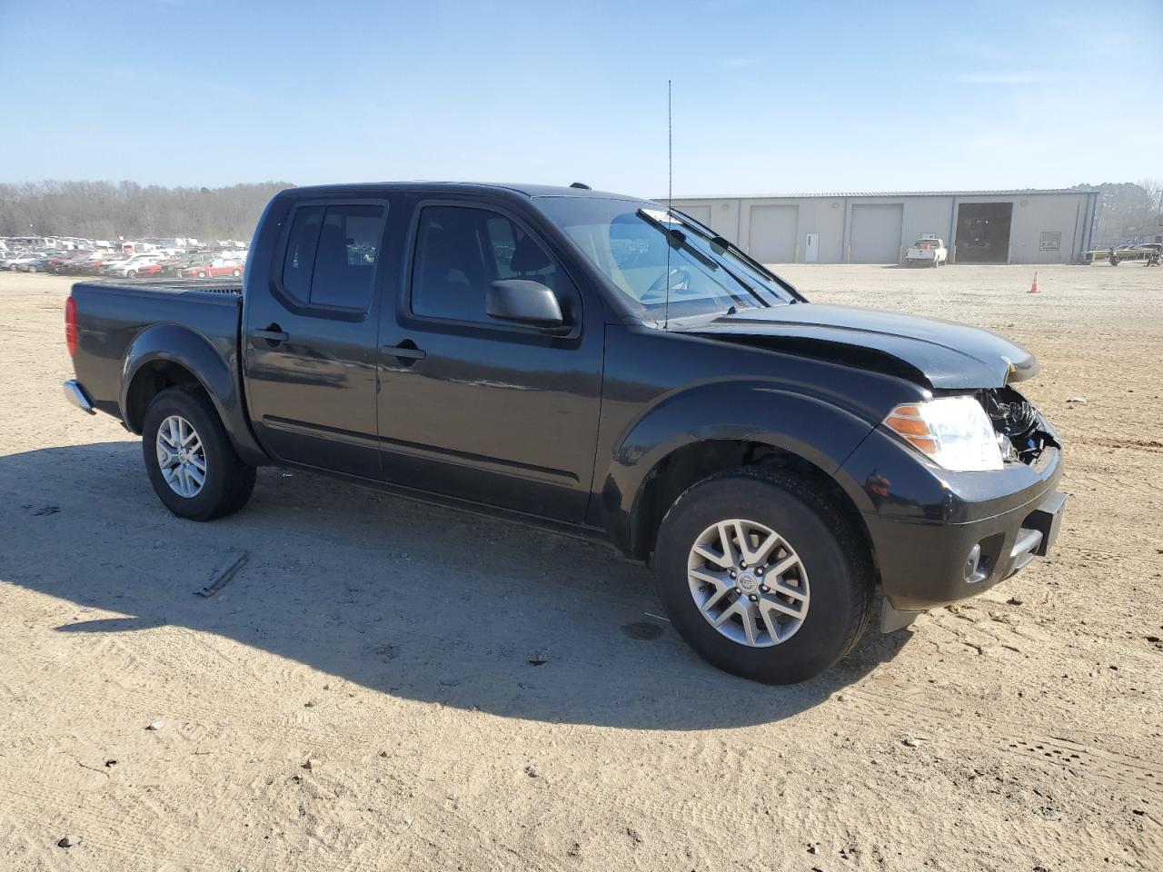 2017 Nissan Navara (Frontier) VIN 1N6AD0ER1HN756917 Copart auction photo, front end / minor dent/scratches damage thumbnail 4