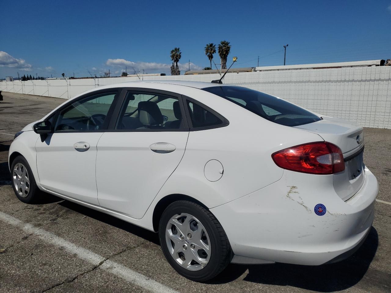 2011 Ford Fiesta VIN 3FADP4AJ4BM132700 Copart auction photo, side damage thumbnail 2