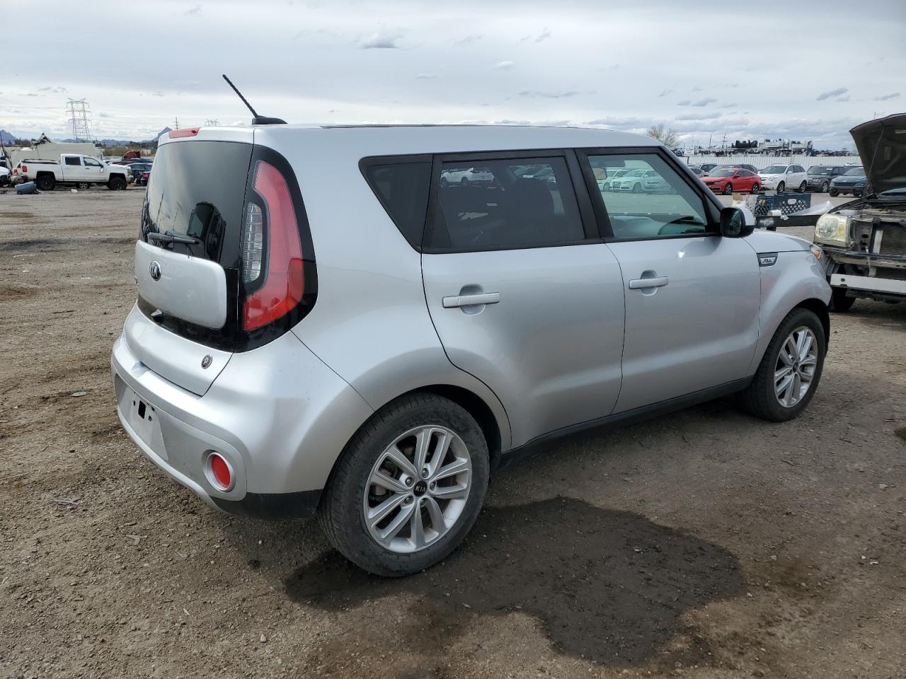 2018 KIA Soul VIN KNDJP3A54J7612061 Copart auction photo, vandalism / front end damage thumbnail 3