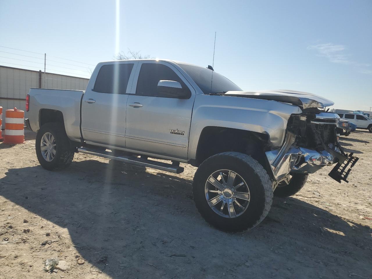 2017 Chevrolet Silverado VIN 3GCPCREC2HG340013 Copart auction photo, front end / minor dent/scratches damage thumbnail 4