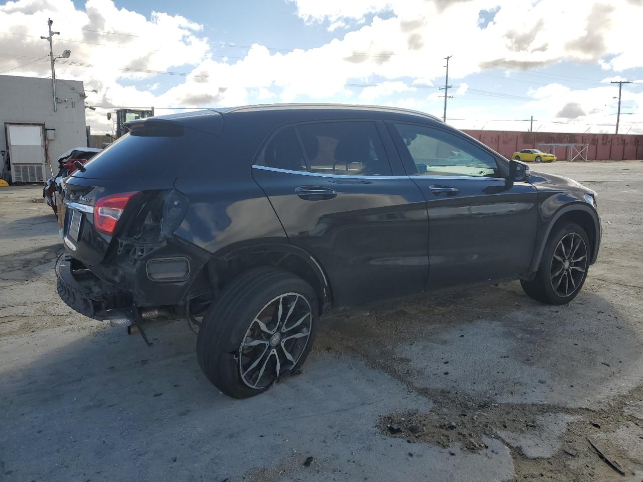 2015 Mercedes-Benz GLA-klasse VIN WDCTG4GB5FJ180516 Copart auction photo, rear end / undercarriage damage thumbnail 3