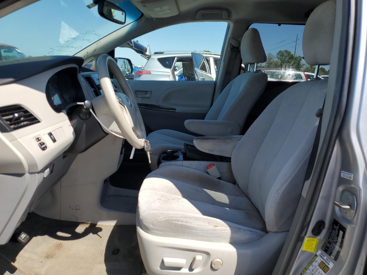 2013 Toyota Sienna VIN 5TDKK3DC3DS317654 Copart auction photo, front end damage thumbnail 7