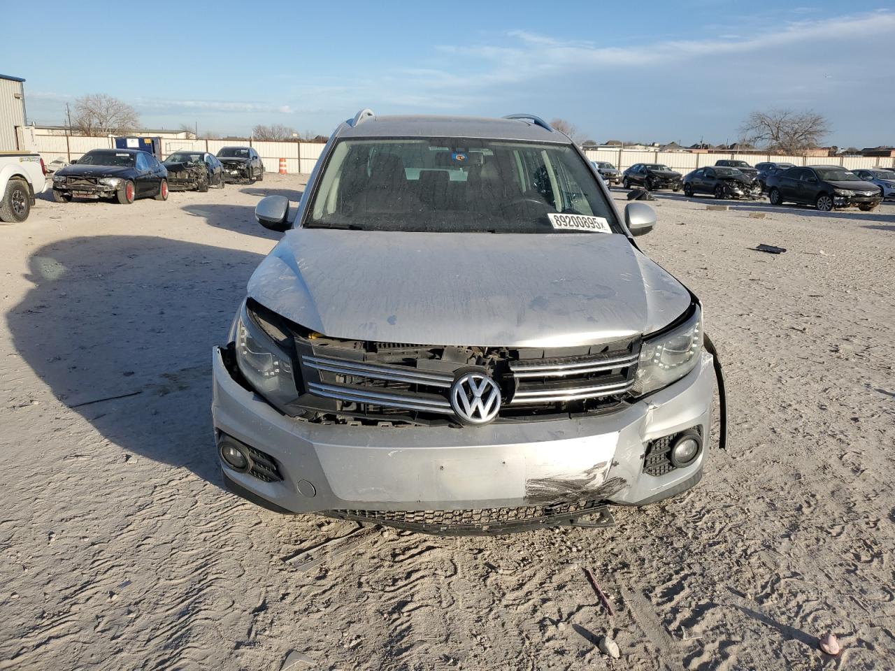 2016 Volkswagen Tiguan VIN WVGAV7AX9GW552884 Copart auction photo, front end damage thumbnail 5
