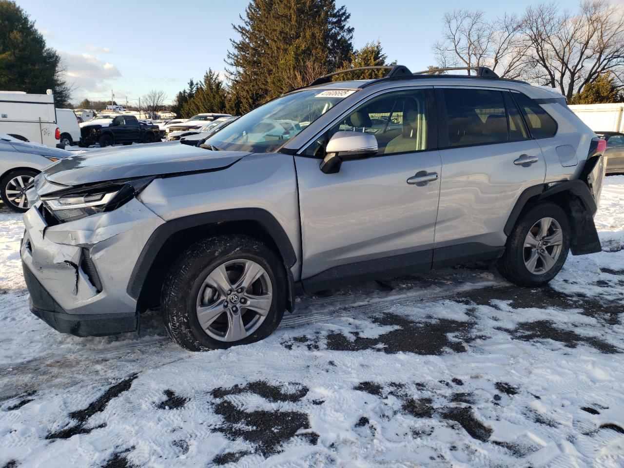 2022 Toyota RAV 4 VIN 2T3P1RFV7NW303976