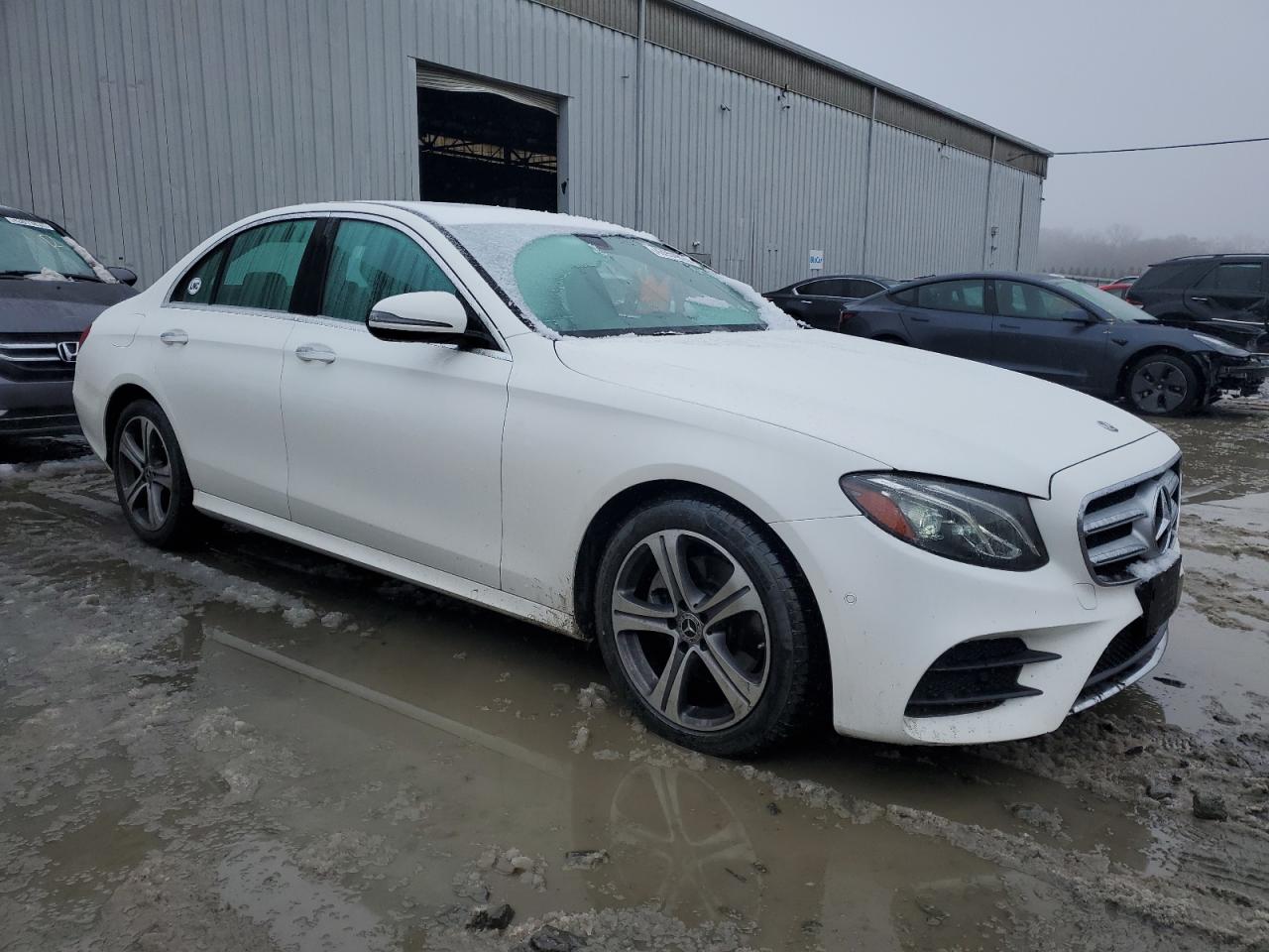 2018 Mercedes-Benz E-klasse VIN WDDZF4KB0JA355862 Copart auction photo, rear end damage thumbnail 4