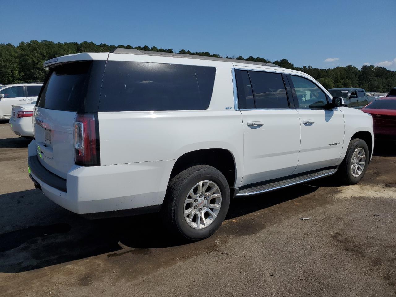 2019 GMC Yukon VIN 1GKS1GKCXKR239712 Copart auction photo, front end / side damage thumbnail 3