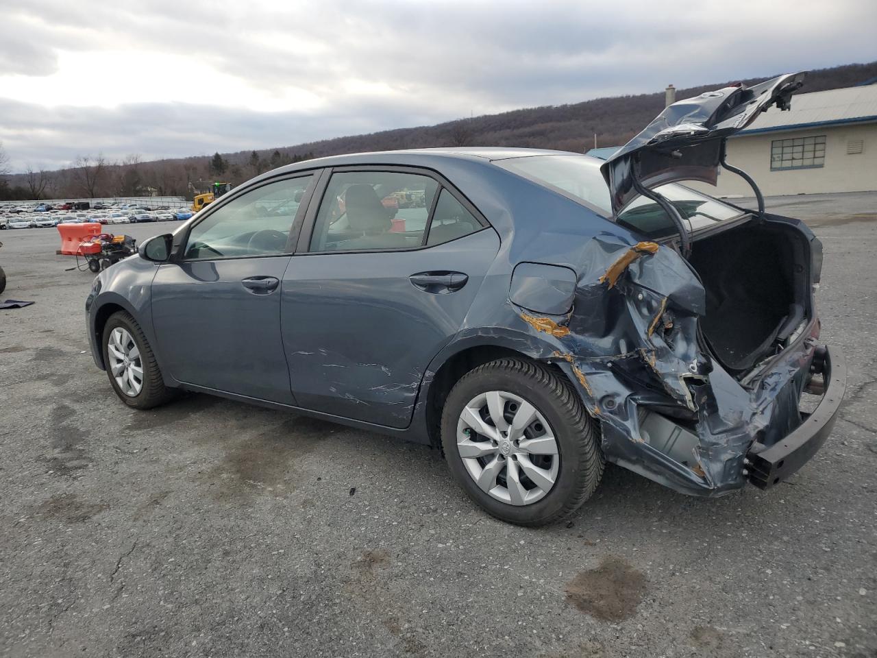2015 Toyota Corolla VIN 2T1BURHE6FC470632 Copart auction photo, rear end / side damage thumbnail 2