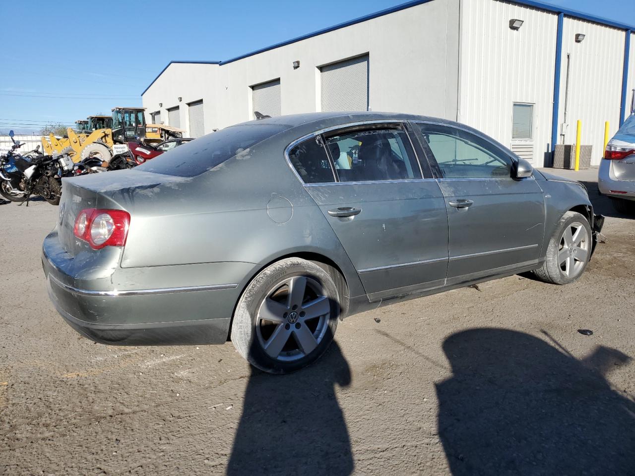 2007 Volkswagen Passat VIN WVWAK73C57P141581 Copart auction photo, side / front end damage thumbnail 3