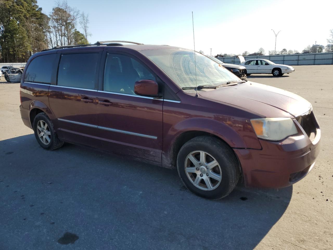 2009 Chrysler Town & Country VIN 2A8HR54199R513171 Copart auction photo, front end / side damage thumbnail 4
