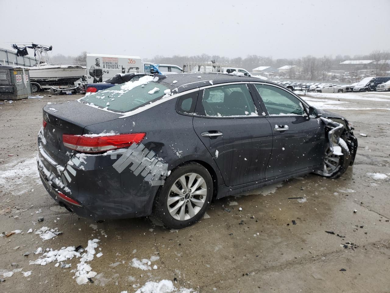 2017 KIA Optima VIN 5XXGU4L34HG149747 Copart auction photo, front end / rear end damage thumbnail 3
