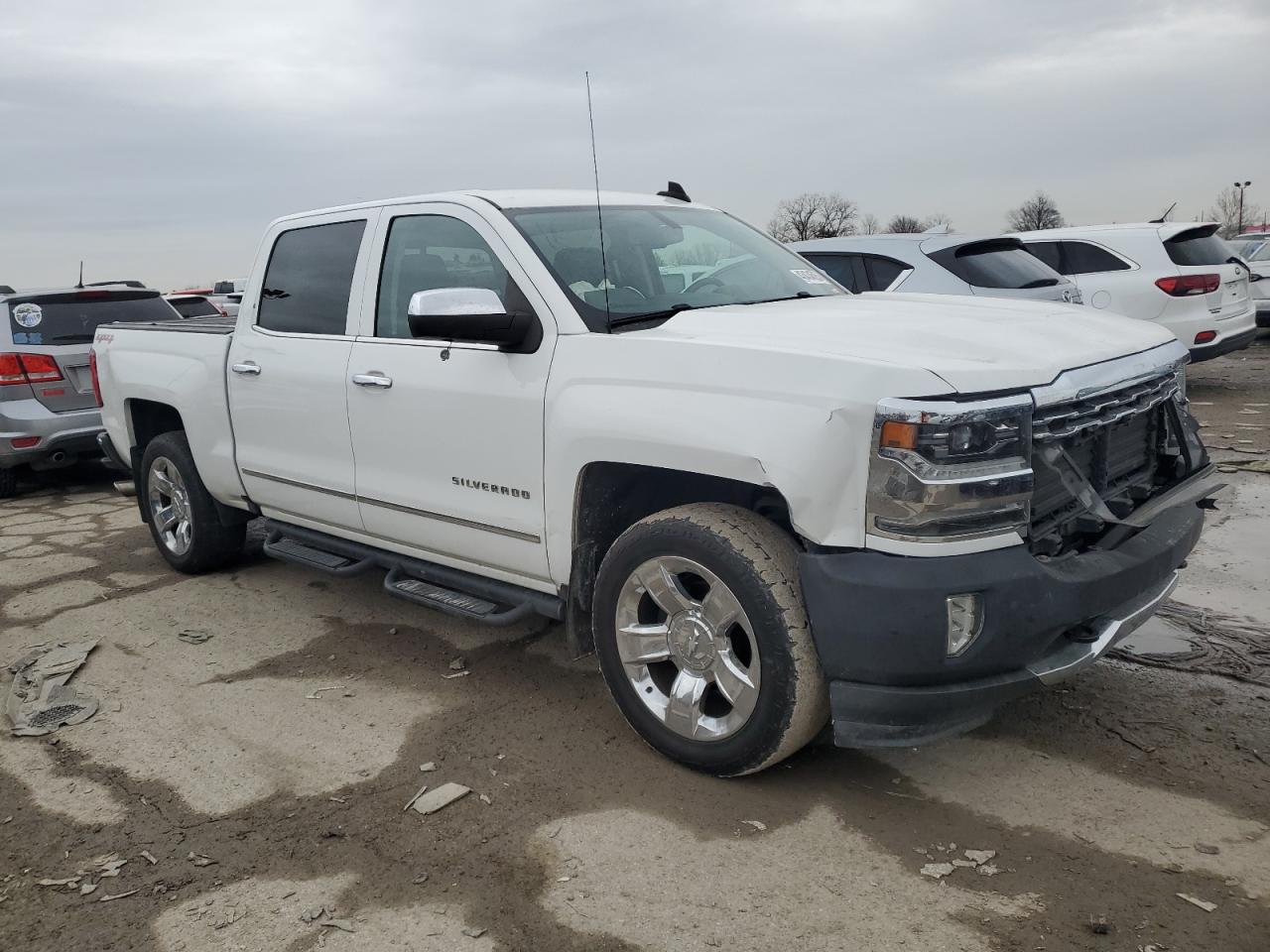2017 Chevrolet Silverado VIN 3GCUKSEJ2HG118194 Copart auction photo, front end / minor dent/scratches damage thumbnail 4