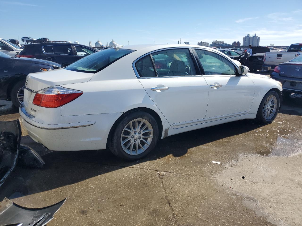 2011 Hyundai Genesis VIN KMHGC4DE8BU141182 Copart auction photo, front end damage thumbnail 3