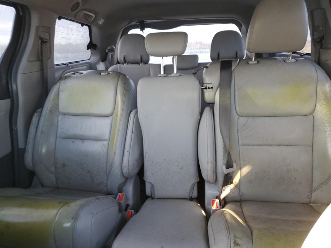 2019 Toyota Sienna VIN 5TDYZ3DC0KS970414 Copart auction photo, water/flood damage thumbnail 10