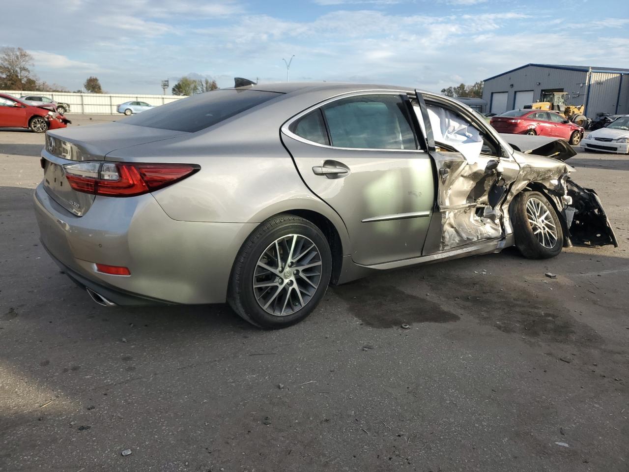 2016 Lexus ES VIN 58ABK1GG2GU008104 Copart auction photo, front end / side damage thumbnail 3