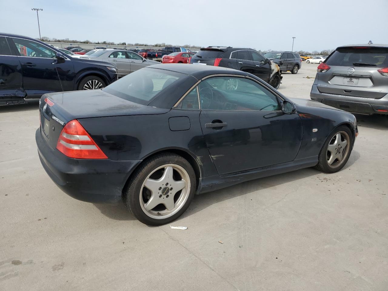 1999 Mercedes-Benz SLK-klasse VIN WDBKK47FXXF094737 Copart auction photo, front end damage thumbnail 4