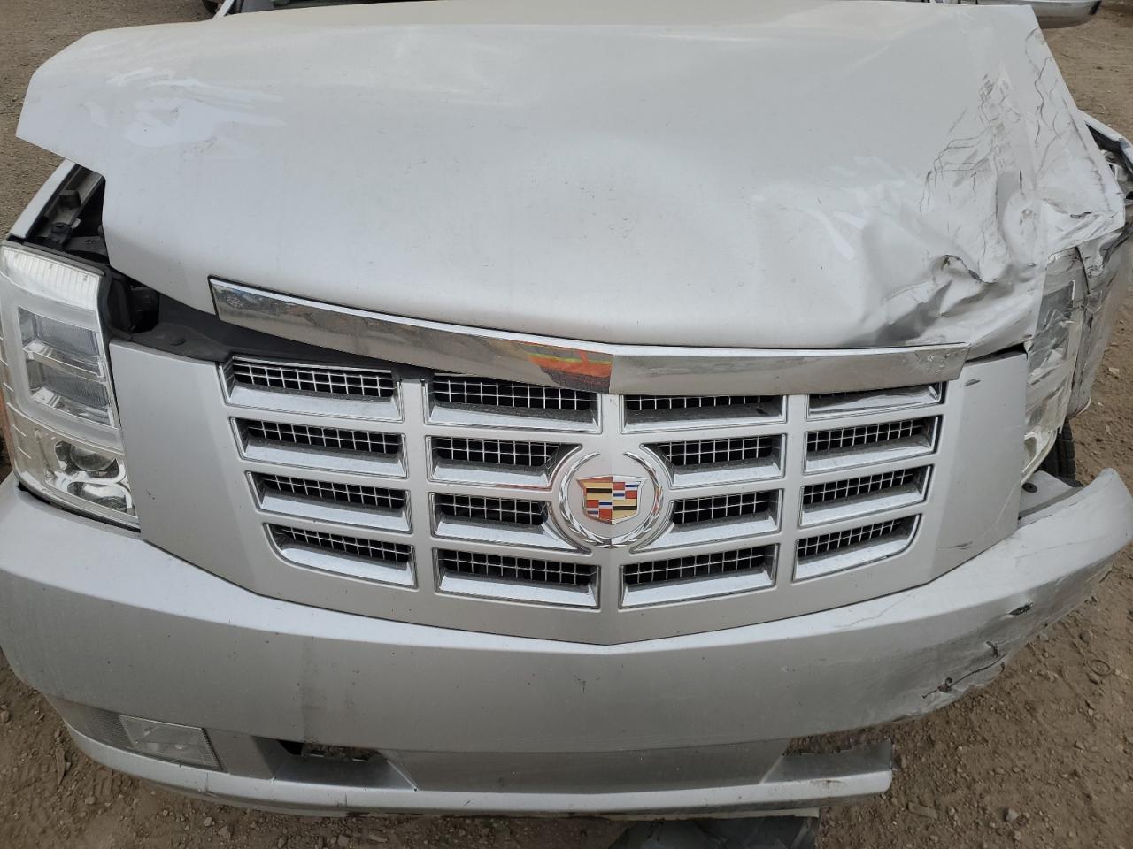 2014 Cadillac Escalade VIN 1GYS4BEF4ER199718 Copart auction photo, front end / minor dent/scratches damage thumbnail 13