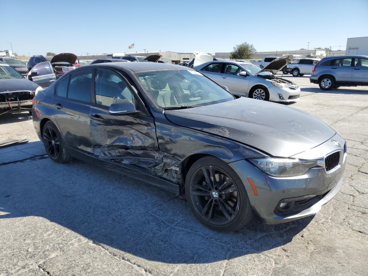 2016 BMW 3er VIN WBA8E1G53GNU10619 Copart auction photo, side / front end damage thumbnail 4