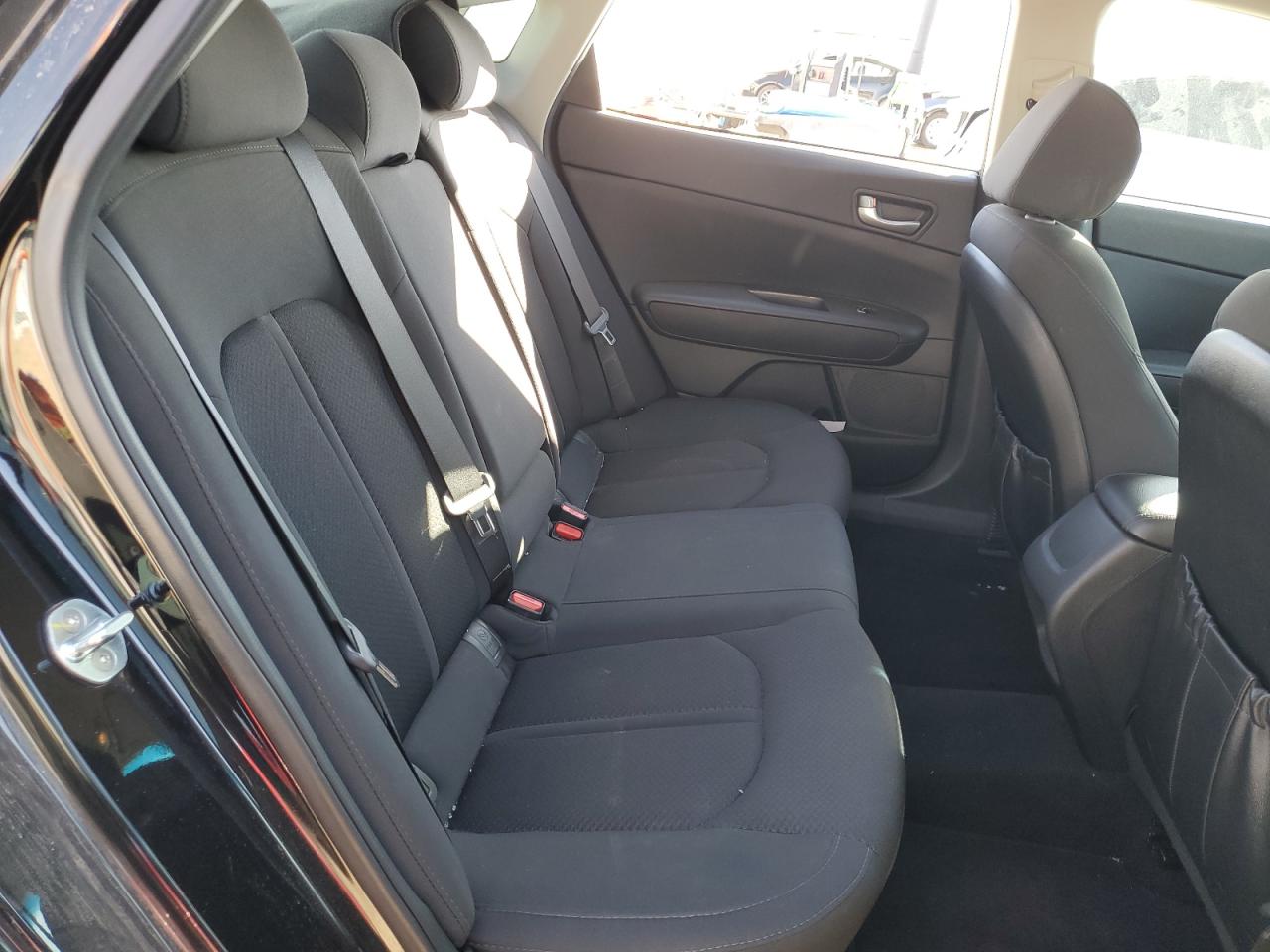 2017 KIA Optima VIN 5XXGT4L37HG150782 Copart auction photo, vandalism damage thumbnail 10
