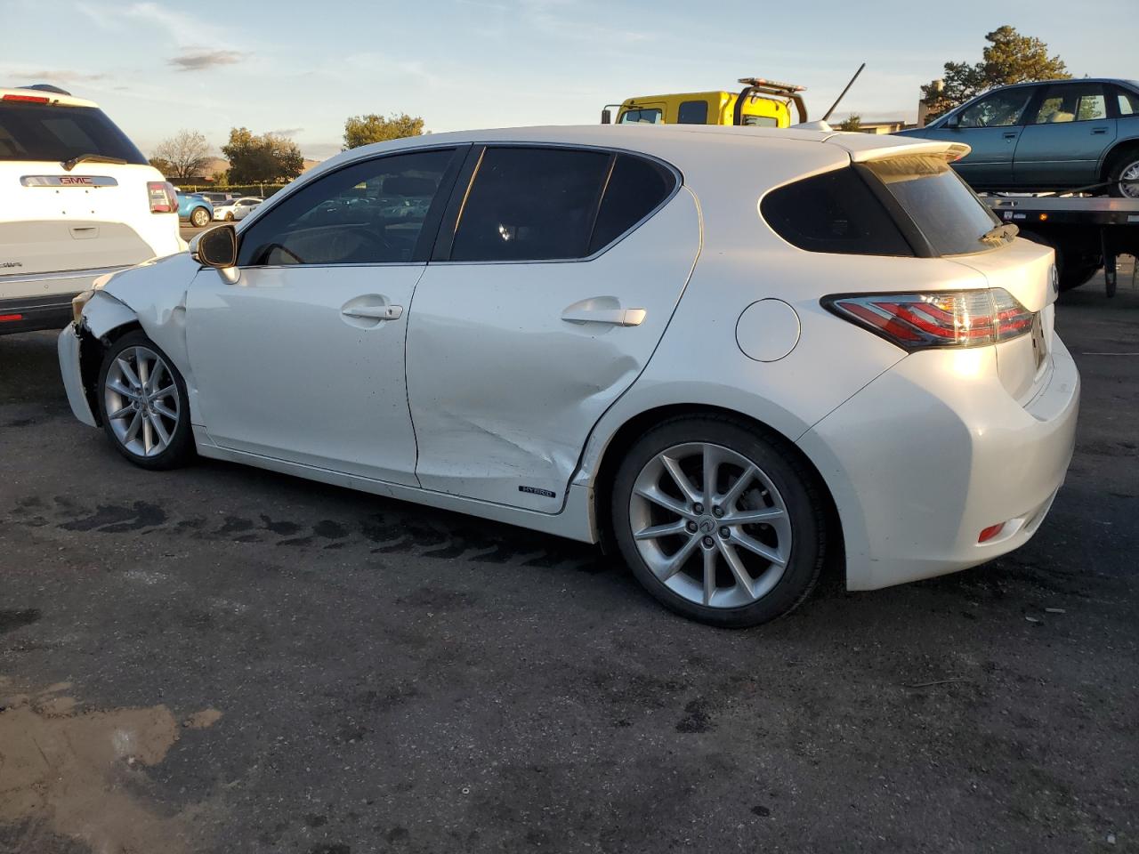 2011 Lexus CT VIN JTHKD5BH9B2016989 Copart auction photo, front end / side damage thumbnail 2