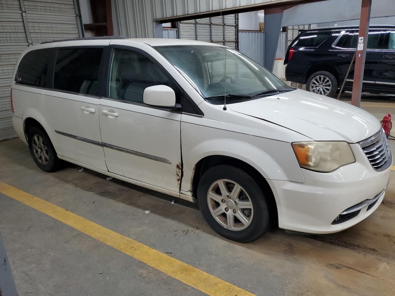 2012 Chrysler Town & Country VIN 2C4RC1BGXCR306471 Copart auction photo, front end / normal wear damage thumbnail 4