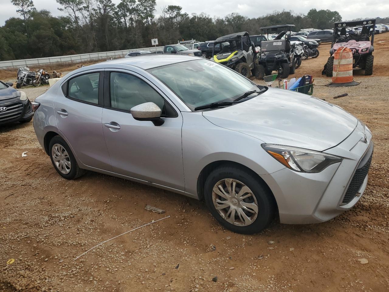 2019 Toyota Yaris VIN 3MYDLBYV6KY503630 Copart auction photo, top/roof / hail damage thumbnail 4