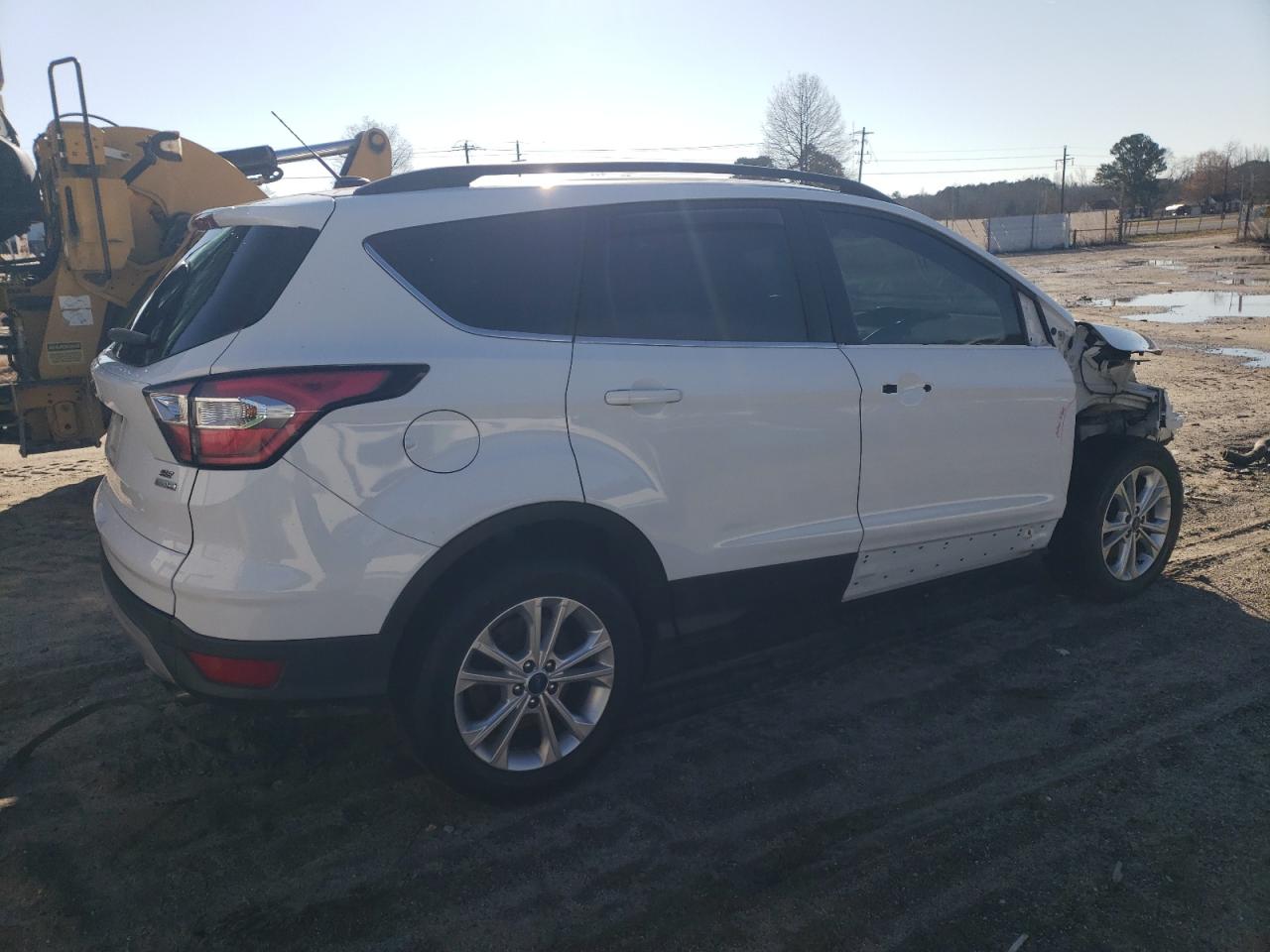 2018 Ford Escape VIN 1FMCU9GD7JUA11811 Copart auction photo, front end / side damage thumbnail 3