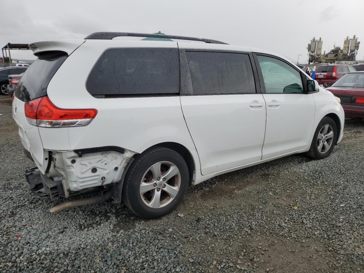 2013 Toyota Sienna VIN 5TDKK3DC7DS385715 Copart auction photo, rear end damage thumbnail 3