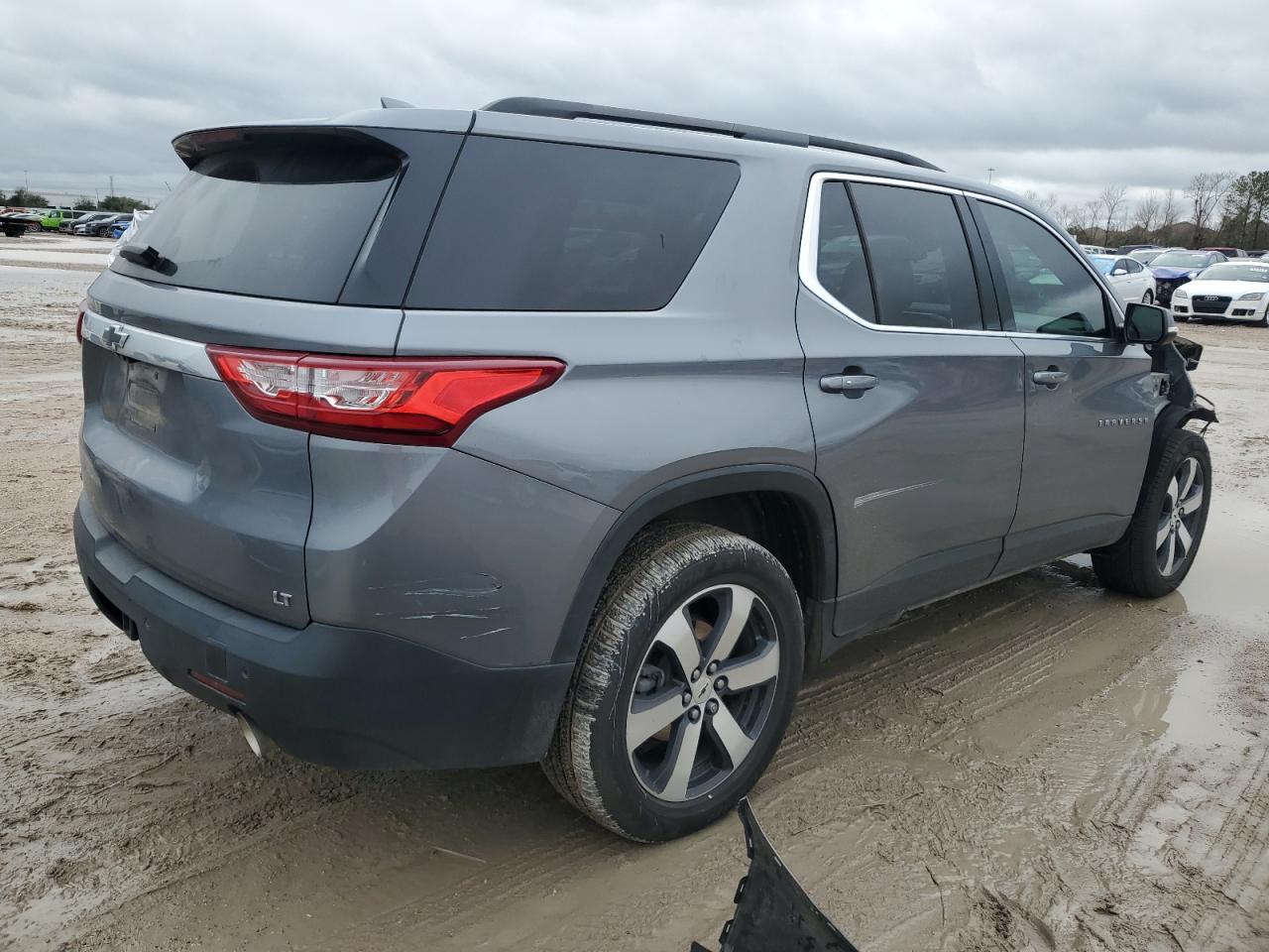 2021 Chevrolet Traverse VIN 1GNERHKW2MJ163235 Copart auction photo, front end / side damage thumbnail 3