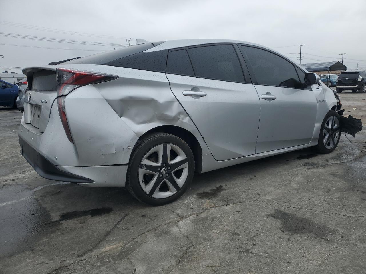 2017 Toyota Prius VIN JTDKARFU1H3046001 Copart auction photo, front end / rear end damage thumbnail 3