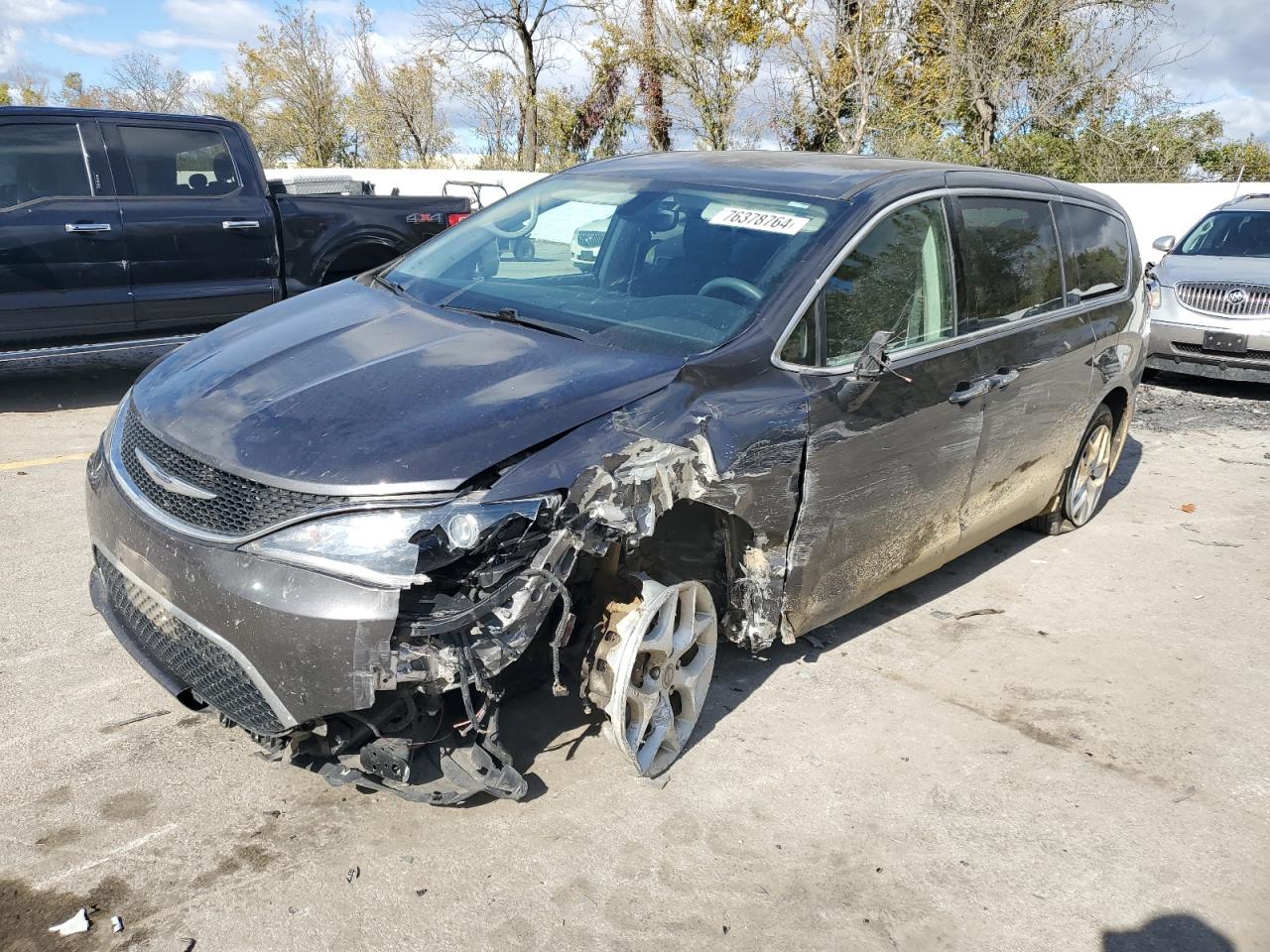 2017 Chrysler Pacifica VIN 2C4RC1BG0HR841395