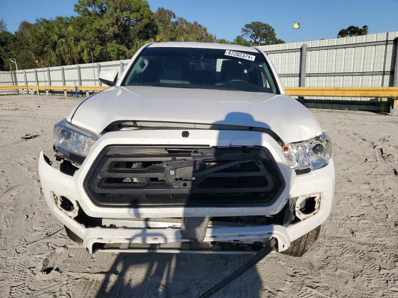 2022 Toyota Tacoma VIN 3TYRZ5CN2NT017070 Copart auction photo, all over damage thumbnail 5