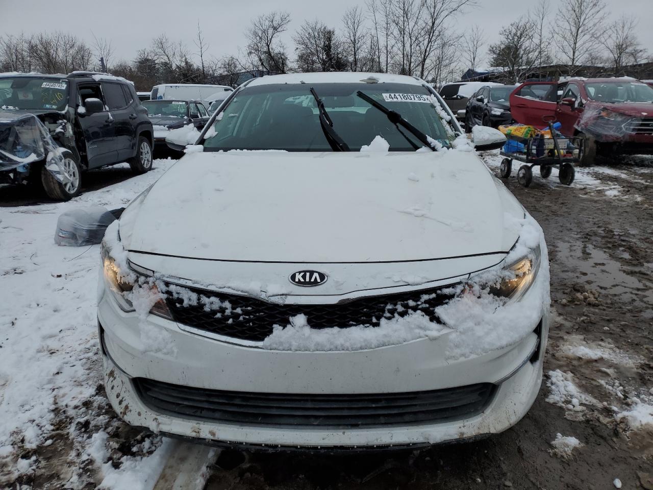 2016 KIA Optima VIN 5XXGT4L33GG049141 Copart auction photo, vandalism damage thumbnail 5