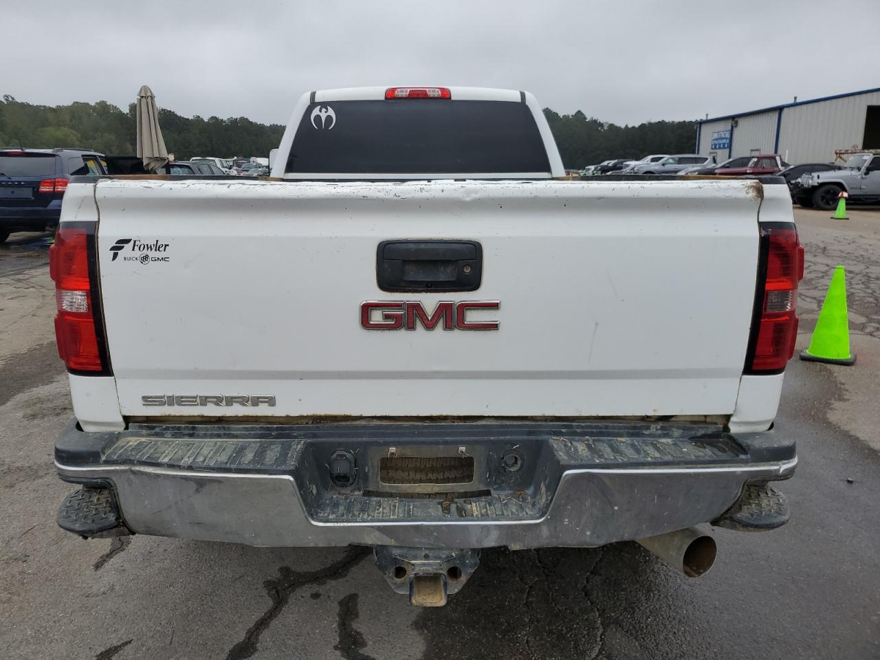 2018 GMC Sierra VIN 1GT12REY5JF202154 Copart auction photo, all over / normal wear damage thumbnail 6